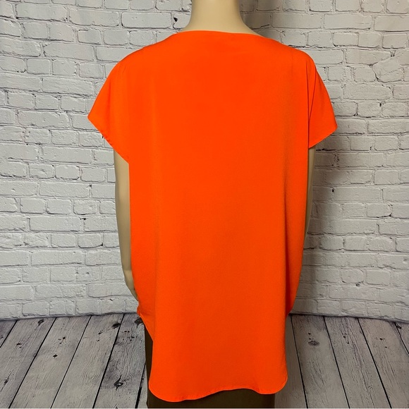 New Vince Camuto Red Drape Front Short Sleeve Top Size L - Picture 4 of 9